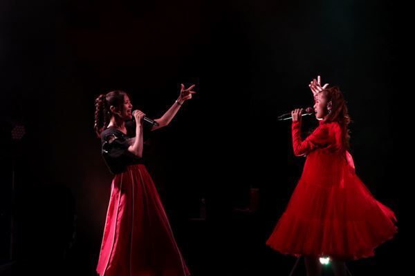 荒井麻珠東名阪ツアー『荒井麻珠 Song！～I'm here～』ファイナル公演レポート　声優・紡木吏佐による朗読の一幕も