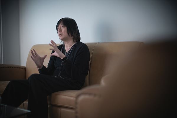 『百年後芸術祭』小林武史のオフィシャルインタビューが到着　櫻井和寿、宮本浩次らが出演する「LIVE ART」の見どころとは？