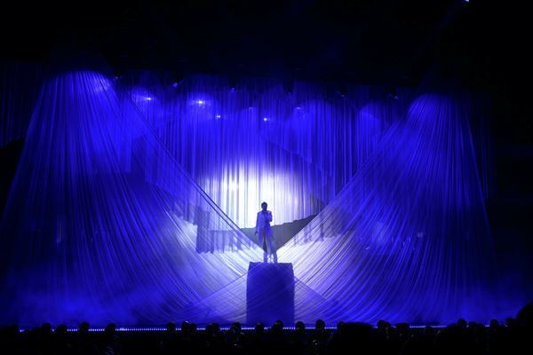 郷ひろみが描く新しいショーの世界　THEATER MILANO-Zaで行われた初日の模様をレポート！