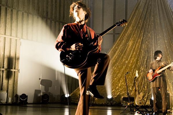 GLIM SPANKY、メジャーデビュー10周年を記念した日比谷野音オフィシャルレポート