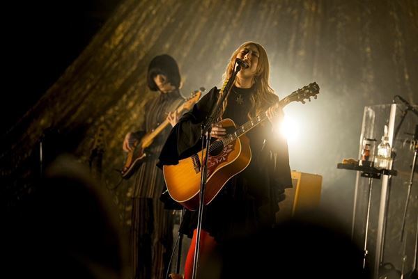 GLIM SPANKY、メジャーデビュー10周年を記念した日比谷野音オフィシャルレポート