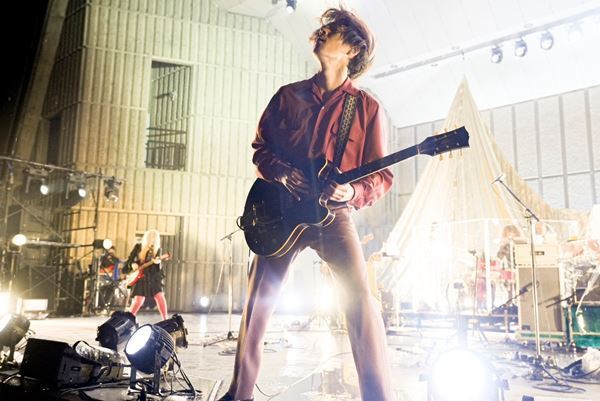 GLIM SPANKY、メジャーデビュー10周年を記念した日比谷野音オフィシャルレポート