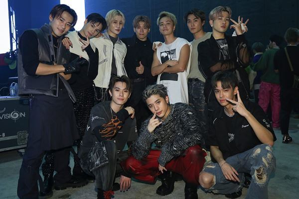 BALLISTIK BOYZ＆PSYCHIC FEVER、タイ武者修行の集大成ライブを現地で開催「世界に羽ばたいていけるように」