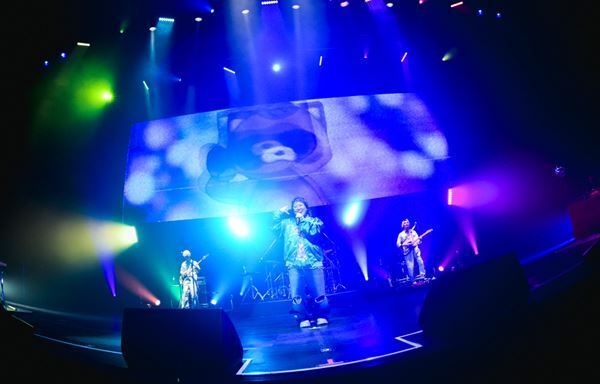 紅白初出場のこっちのけんと、自身最大のワンマンで涙　「人生が変わった」1年の感謝伝える【オフィシャルレポート】