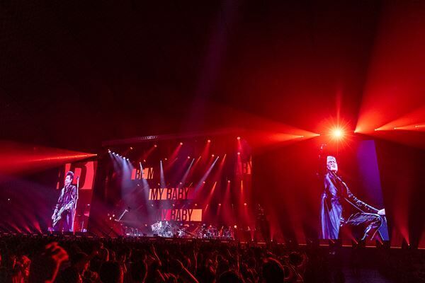 COMPLEX、再び「日本一心」の旗を掲げた東京ドーム公演オフィシャルレポート