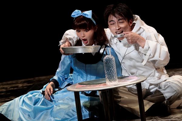 NODA・MAP新作公演『兎、波を走る』開幕　高橋一生、松たか子らの初日開幕コメント&舞台写真公開