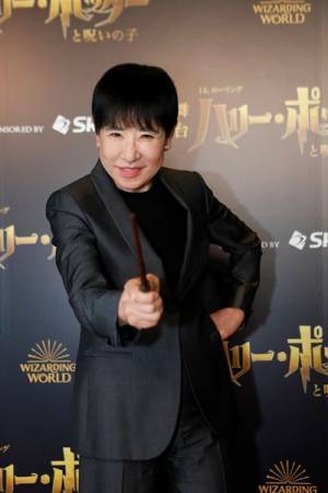 魔法の世界へようこそ！　舞台『ハリー・ポッターと呪いの子』開幕で、豪華著名人が集結＆大感動