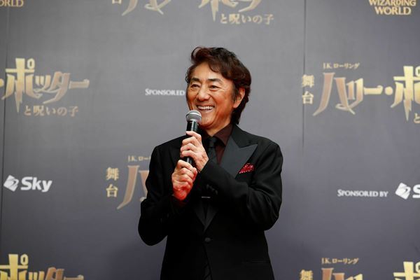 魔法の世界へようこそ！　舞台『ハリー・ポッターと呪いの子』開幕で、豪華著名人が集結＆大感動