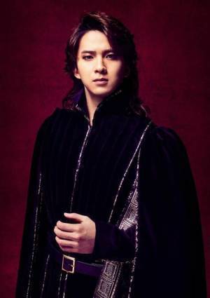 望海風斗主演、新作ミュージカル『イザボー』本日開幕