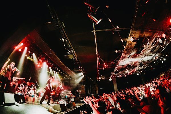 SANABAGUN.、10周年を記念した「SNB.SUDPDMMS10YDF」終宴。憧れの先輩から、ともに歩んだ友人まで。豪華ゲスト陣が登場【オフィシャルレポート】