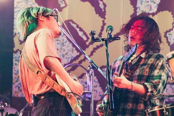 Kroi、グルーヴ感あふれるステージとサプライズの連続で観客を圧倒。Bialystocksがひいた!?新キャラも登場【広島公演ライブレポート】