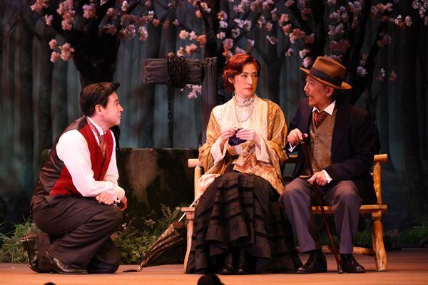 KERA meets CHEKHOV 最終章まもなく開幕　『桜の園』舞台写真&KERA・天海祐希・井上芳雄のコメント到着