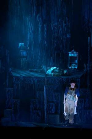 戦場の厨房で安田顕×林遣都が繰り広げる謎めいた舞台『死の笛』