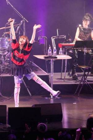 『岸谷香 感謝祭2024』ミラクルとガッツとキラキラが満載のスペシャルな一夜【ライブレポート】