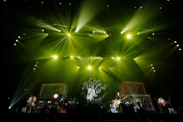 コブクロ、結成の地・大阪で結成25周年を記念した全国ツアーを完走【オフィシャルレポート】