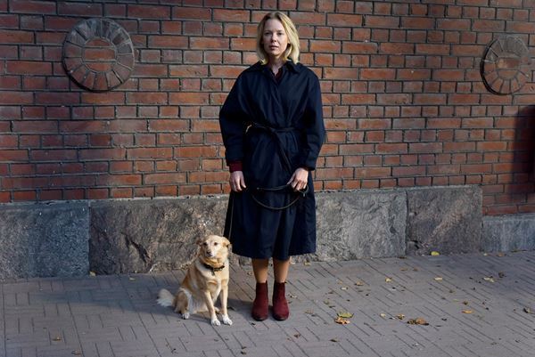 帰ってきたカウリスマキ！新作『枯れ葉』。細やかな感性と地味派手な映像健在──【おとなの映画ガイド】