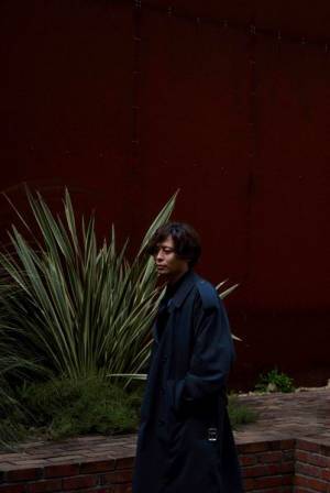 中田裕二、多彩なカヴァー曲やスタイルのライブ音源4タイトルを配信リリース決定