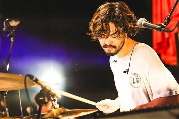 オレンジスパイニクラブが“一番大きな愛”を届けた、ツアー『見えないものに愛を』オフィシャルレポート