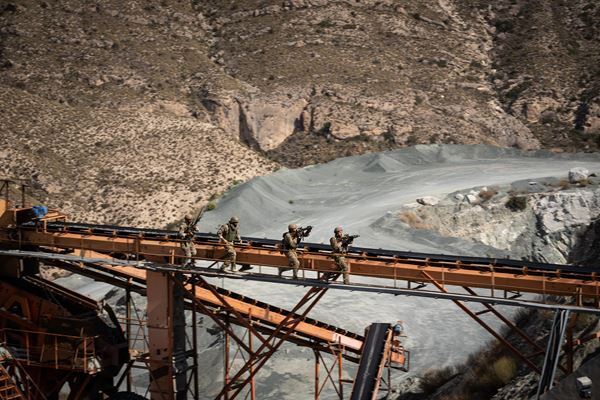 ガイ・リッチー最新作『コヴェナント/約束の救出』撮影秘話を公開