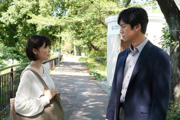 桐谷健太、倉科カナら豪華なキャストがダークミステリーを彩る！『連続ドラマW 坂の上の赤い屋根』第2話が本日放送