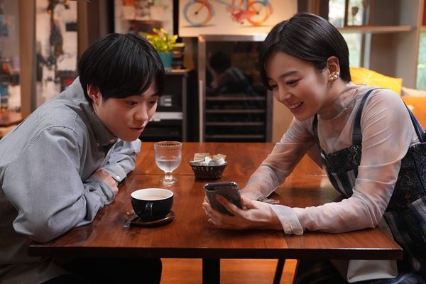 映画『ふしぎ駄菓子屋 銭天堂』新キャストで伊原六花の出演決定　場面写真も公開