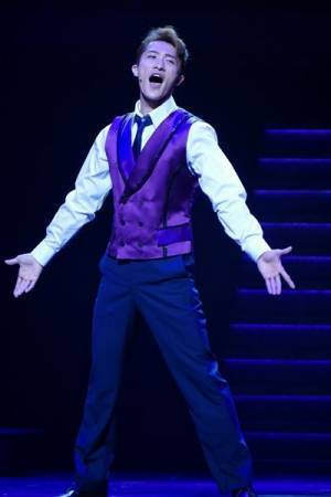 岩本照（Snow Man）、主演ミュージカル『キャッチ・ミー・イフ・ユー・キャン』で体幹の強さ際立つダンス