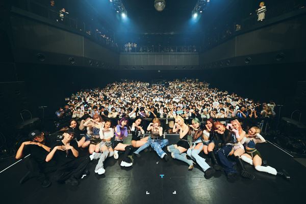 【ライブレポート】戦慄かなのワンマンライブ「karma with you」