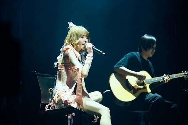 【ライブレポート】戦慄かなのワンマンライブ「karma with you」