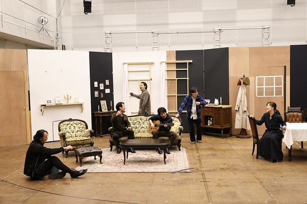 時代に翻弄される、個性豊かな登場人物たちを丁寧に描く『白衛軍　The White Guard』稽古レポート