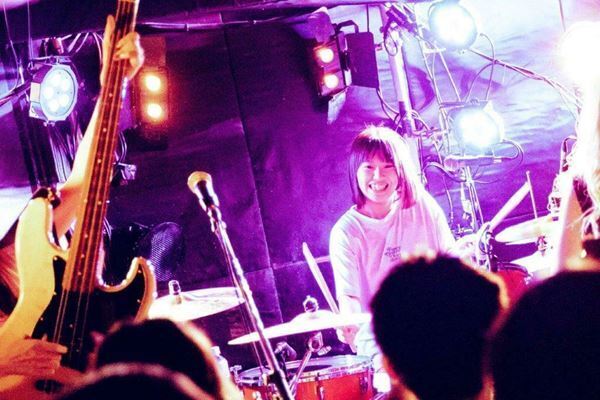 『Grasshopper vol.14』イヌモアルケバ×つきみ×Paper moon Endroll×猫背のネイビーセゾン　楽しむ場所、そして明日を生きる気力を作り出す音楽に出会う【レポート】