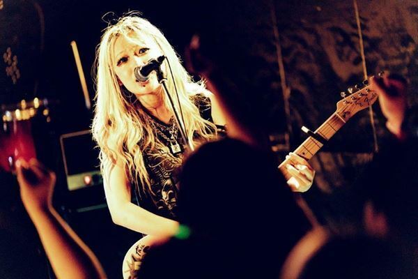 『Grasshopper vol.14』イヌモアルケバ×つきみ×Paper moon Endroll×猫背のネイビーセゾン　楽しむ場所、そして明日を生きる気力を作り出す音楽に出会う【レポート】