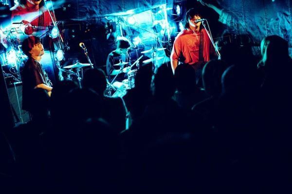 『Grasshopper vol.14』イヌモアルケバ×つきみ×Paper moon Endroll×猫背のネイビーセゾン　楽しむ場所、そして明日を生きる気力を作り出す音楽に出会う【レポート】