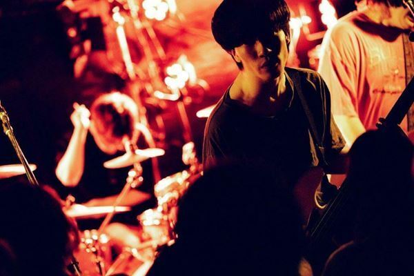 『Grasshopper vol.14』イヌモアルケバ×つきみ×Paper moon Endroll×猫背のネイビーセゾン　楽しむ場所、そして明日を生きる気力を作り出す音楽に出会う【レポート】