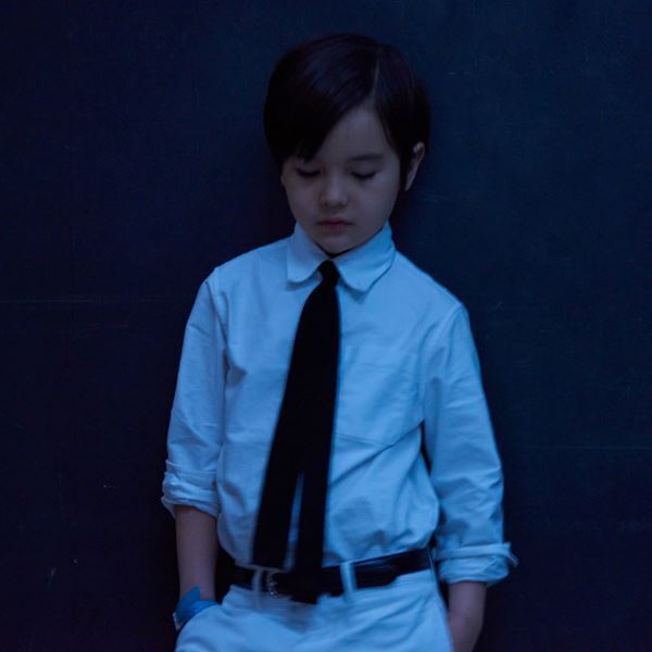 小沢健二「エル・フエゴ（ザ・炎）」MV公開、3カ月連続シングル第3弾「泣いちゃう。」初披露ライブも