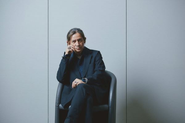 シェイクスピアの魅力は生身の役者が発する“言葉”にあり　再びシェイクスピアに挑む岡本健一「舞台の上は一番自由な空間」