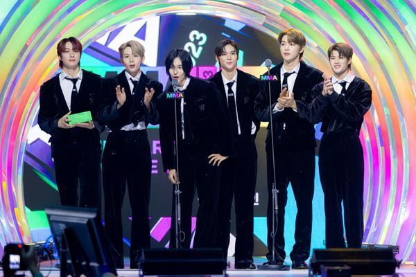 NewJeans、SHINee、IVEも受賞　韓国最大級のK-POPアワード『MMA 2023』注目アーティストをレポート！