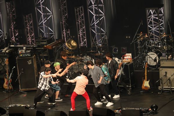 スターダスト☆レビュー×怒髪天　ライブバンドの宿命に導かれて中野サンプラザで実現したリスペクトと感謝の詰まった激アツな対バンをレポート！