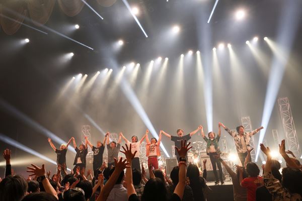 スターダスト☆レビュー×怒髪天　ライブバンドの宿命に導かれて中野サンプラザで実現したリスペクトと感謝の詰まった激アツな対バンをレポート！