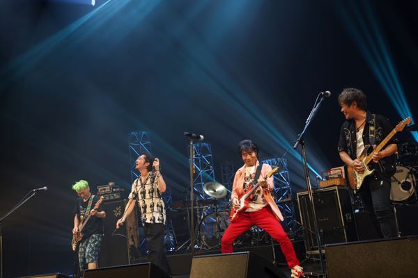 スターダスト☆レビュー×怒髪天　ライブバンドの宿命に導かれて中野サンプラザで実現したリスペクトと感謝の詰まった激アツな対バンをレポート！