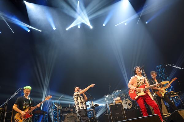 スターダスト☆レビュー×怒髪天　ライブバンドの宿命に導かれて中野サンプラザで実現したリスペクトと感謝の詰まった激アツな対バンをレポート！