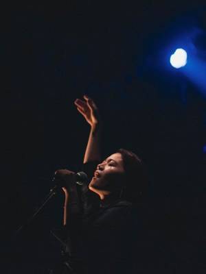 優河 with 魔法バンド、折坂悠太（band）を迎えたツーマン企画『In Other Words』【オフィシャルレポート】