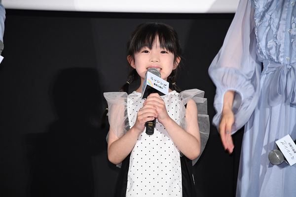 映画『ミッシング』公開御礼舞台挨拶レポート　娘役・有田麗未サプライズ登壇で似顔絵プレゼント