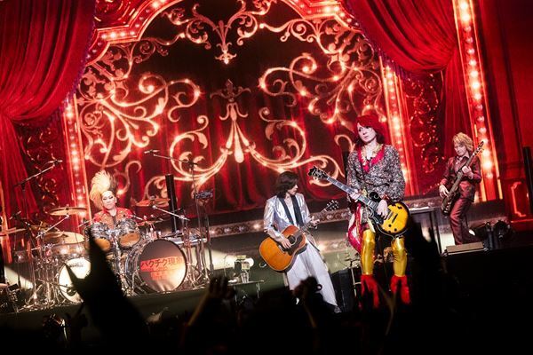 BUCK-TICKの特別な武道館公演『バクチク現象-2023-』オフィシャルレポート「続けるからさ。一緒に行こうぜ」