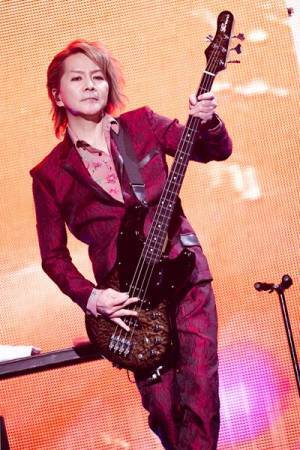 BUCK-TICKの特別な武道館公演『バクチク現象-2023-』オフィシャルレポート「続けるからさ。一緒に行こうぜ」