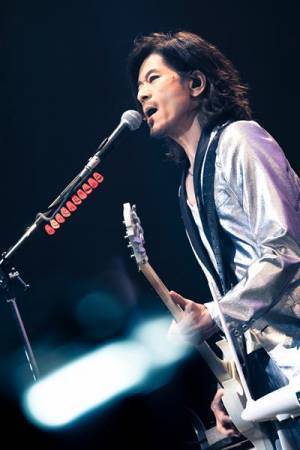 BUCK-TICKの特別な武道館公演『バクチク現象-2023-』オフィシャルレポート「続けるからさ。一緒に行こうぜ」