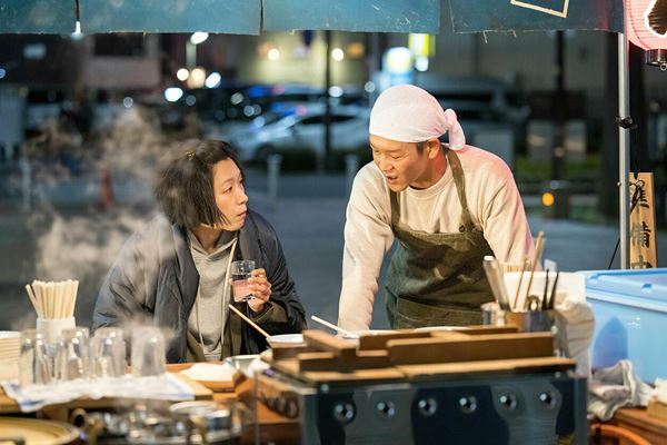 『あまろっく』父・鶴瓶が20歳の美女と再婚!?　娘・江口のりこは……【おとなの映画ガイド】