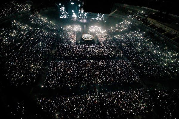 BABYMETAL、MOMOMETALの“聖誕”を祝う横アリ2DAYS完遂　ディレイ・ビューイングの実施も決定【レポート】