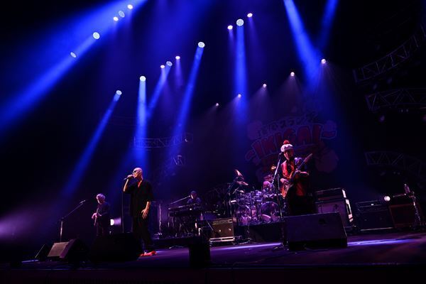 中高年パワー全開！ 爆風スランプ40周年ツアー最終日をレポート「再会はまたいつの日か、あの場所で」