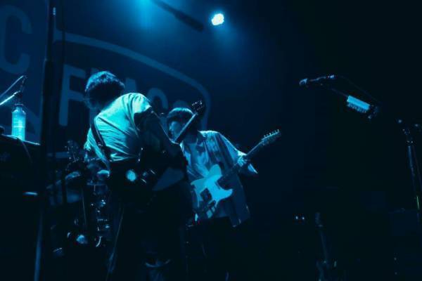 【ライブレポート】サバシスター、yutori、Laura day romanceが競演。それぞれの個性が光った『MUSIC FLAGS vol.3』