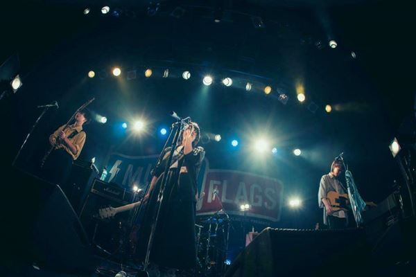 【ライブレポート】サバシスター、yutori、Laura day romanceが競演。それぞれの個性が光った『MUSIC FLAGS vol.3』